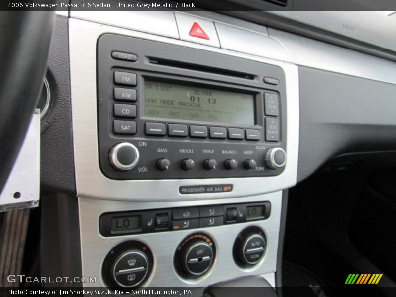 United Grey Metallic / Black 2006 Volkswagen Passat 3.6 Sedan