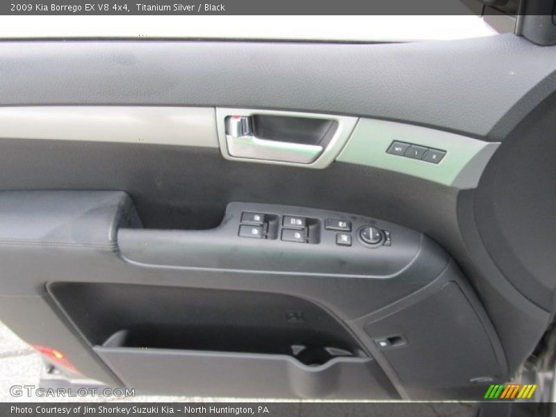 Titanium Silver / Black 2009 Kia Borrego EX V8 4x4