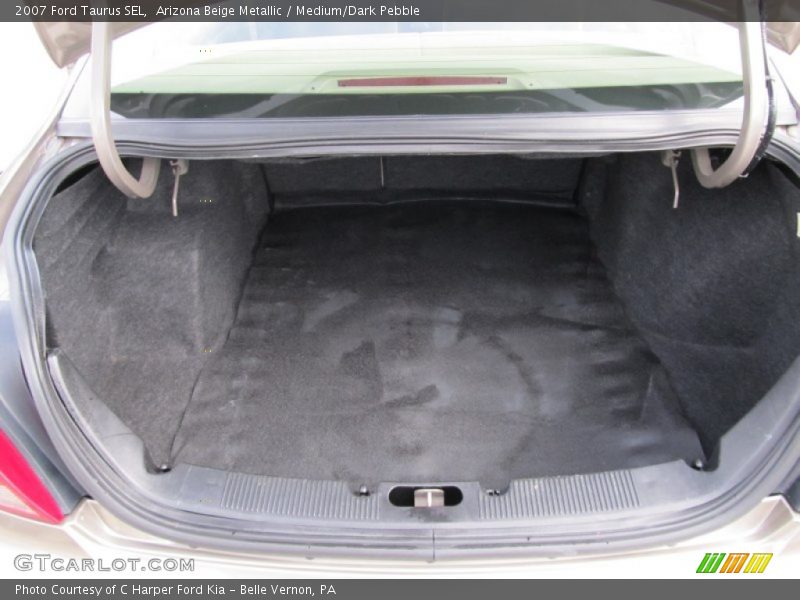  2007 Taurus SEL Trunk