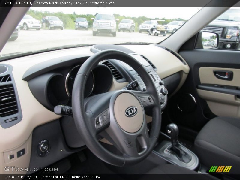 Shadow Black / Sand/Black Houndstooth Cloth 2011 Kia Soul !