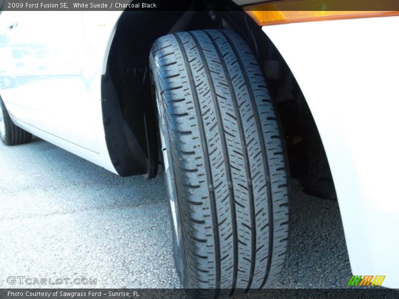White Suede / Charcoal Black 2009 Ford Fusion SE