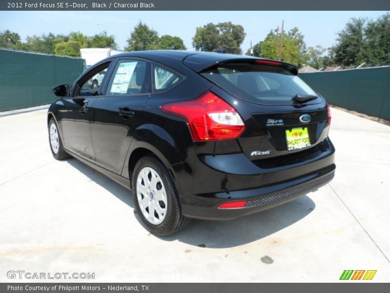 Black / Charcoal Black 2012 Ford Focus SE 5-Door