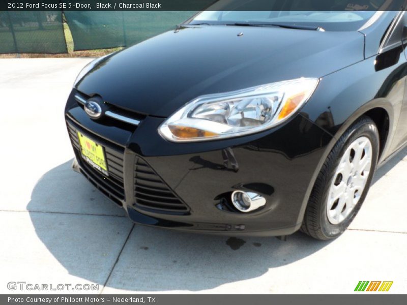 Black / Charcoal Black 2012 Ford Focus SE 5-Door