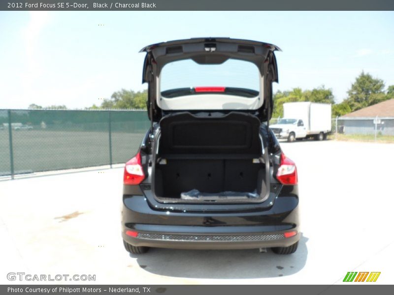 Black / Charcoal Black 2012 Ford Focus SE 5-Door