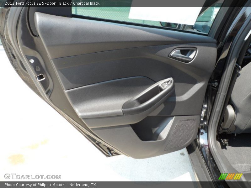 Black / Charcoal Black 2012 Ford Focus SE 5-Door