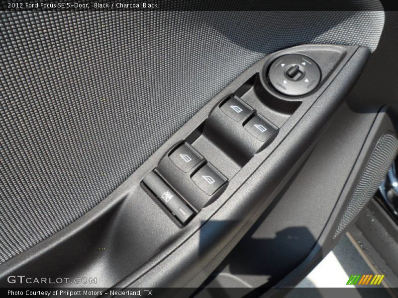 Black / Charcoal Black 2012 Ford Focus SE 5-Door