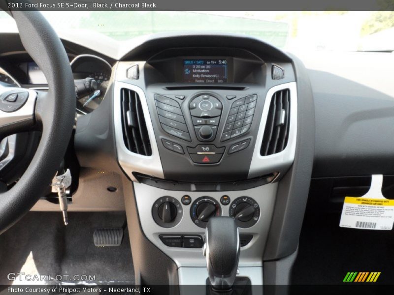 Black / Charcoal Black 2012 Ford Focus SE 5-Door