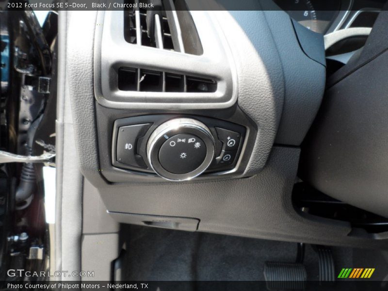 Black / Charcoal Black 2012 Ford Focus SE 5-Door