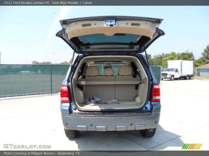  2012 Escape Limited V6 Trunk