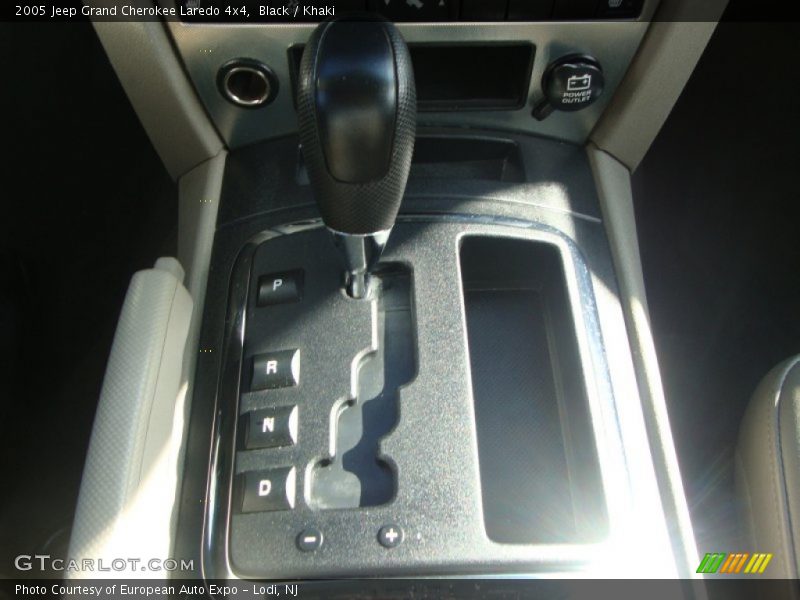 Black / Khaki 2005 Jeep Grand Cherokee Laredo 4x4