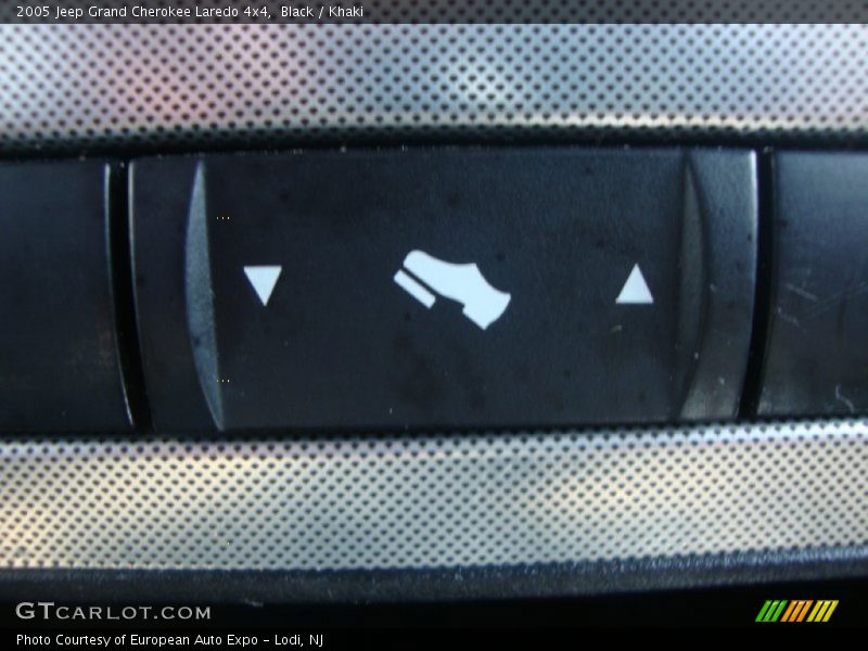 Black / Khaki 2005 Jeep Grand Cherokee Laredo 4x4