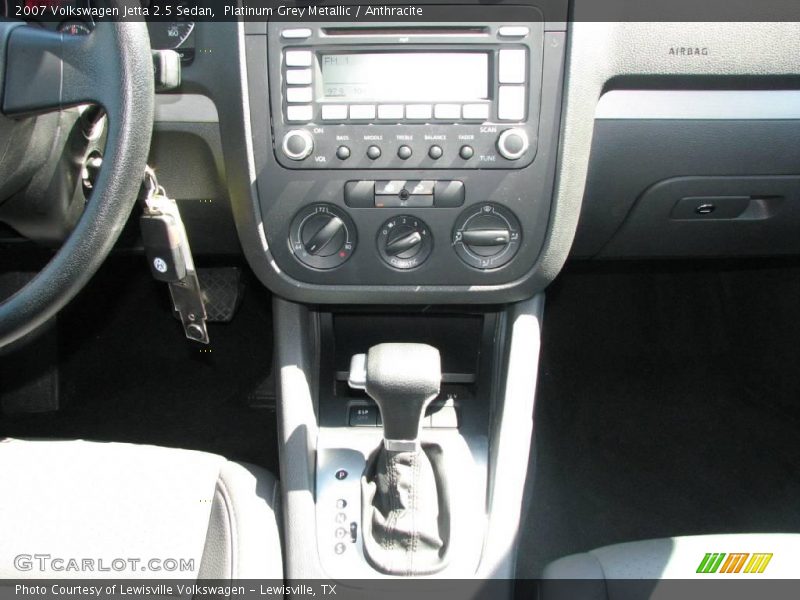 Platinum Grey Metallic / Anthracite 2007 Volkswagen Jetta 2.5 Sedan