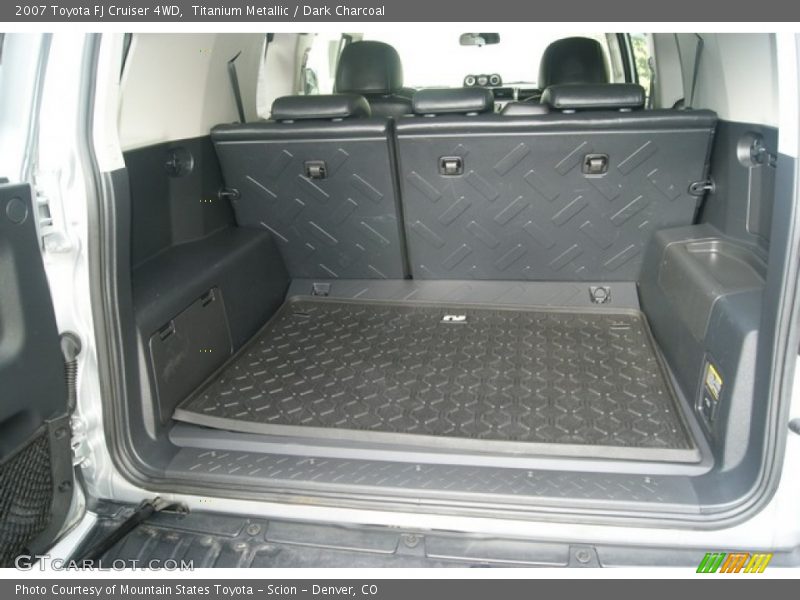 Titanium Metallic / Dark Charcoal 2007 Toyota FJ Cruiser 4WD