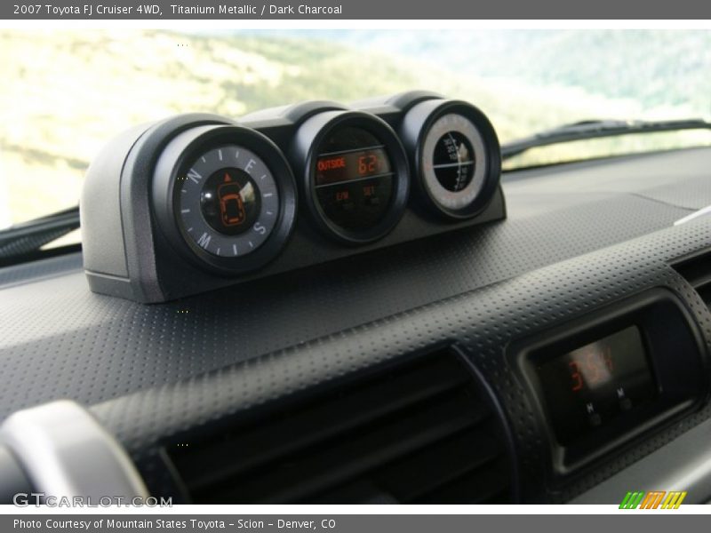 Titanium Metallic / Dark Charcoal 2007 Toyota FJ Cruiser 4WD