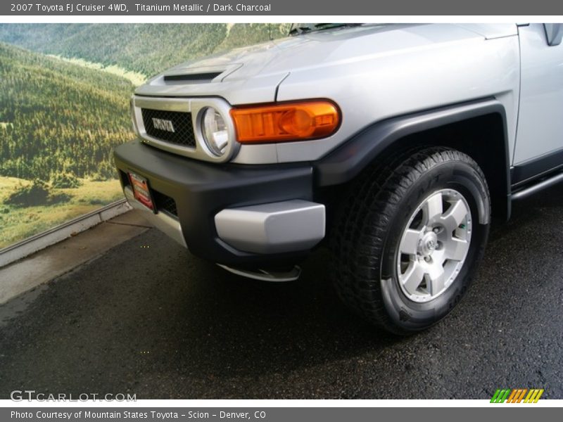 Titanium Metallic / Dark Charcoal 2007 Toyota FJ Cruiser 4WD