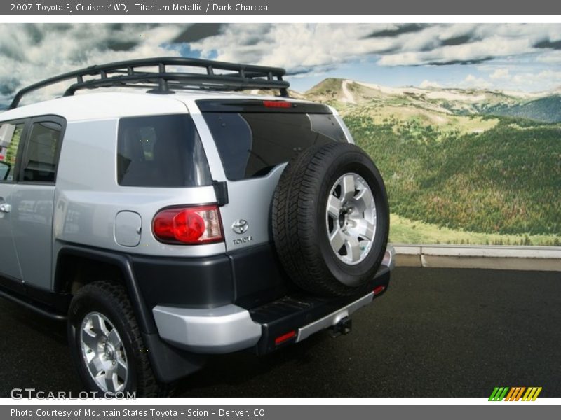 Titanium Metallic / Dark Charcoal 2007 Toyota FJ Cruiser 4WD