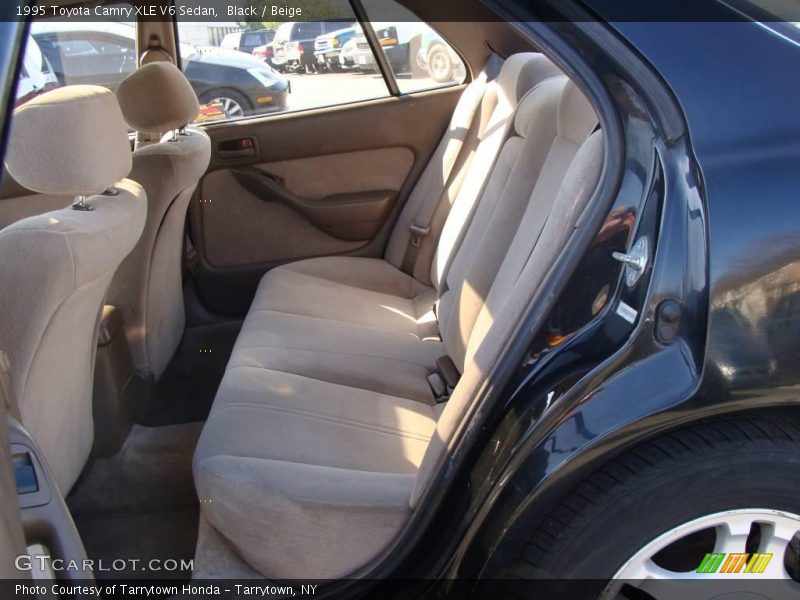 Black / Beige 1995 Toyota Camry XLE V6 Sedan