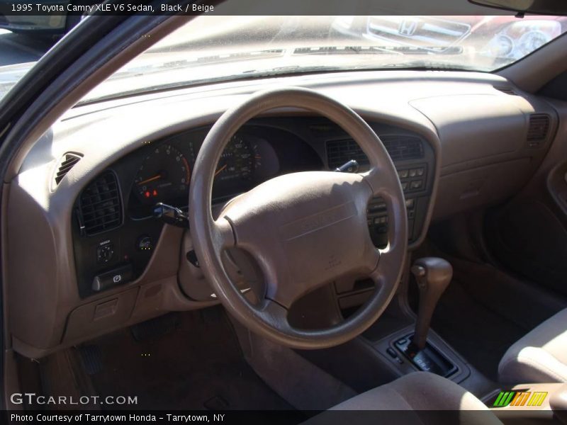 Black / Beige 1995 Toyota Camry XLE V6 Sedan