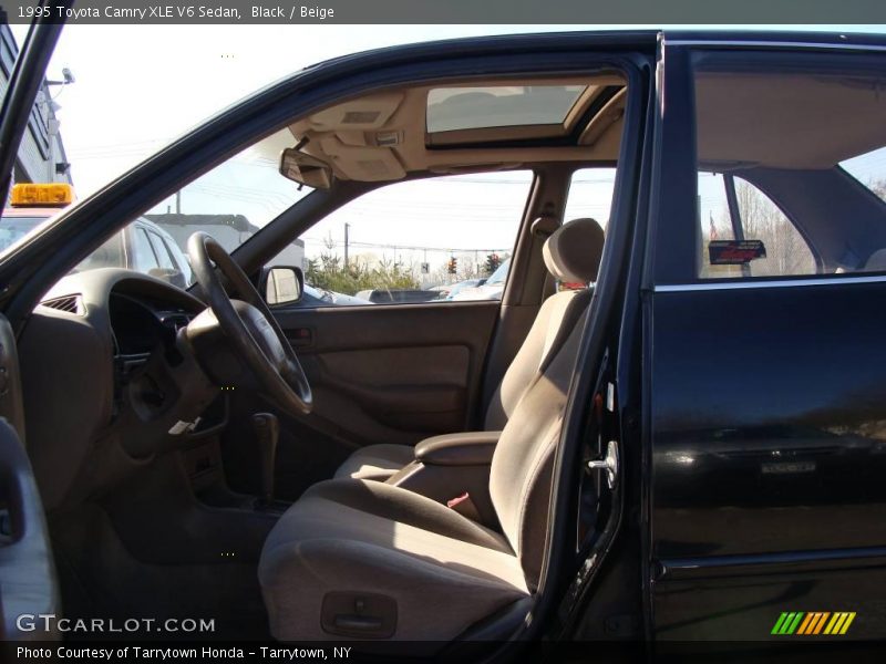 Black / Beige 1995 Toyota Camry XLE V6 Sedan