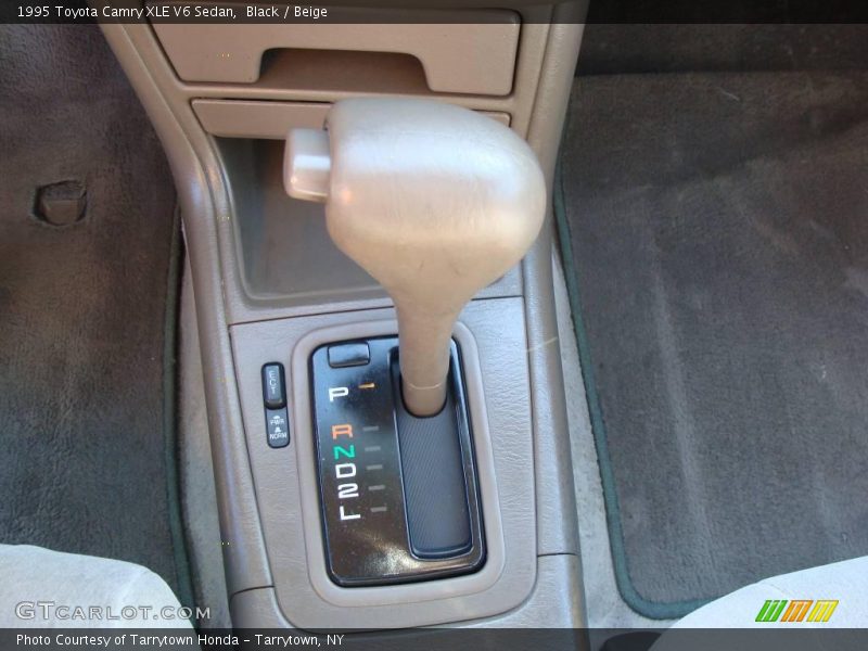Black / Beige 1995 Toyota Camry XLE V6 Sedan