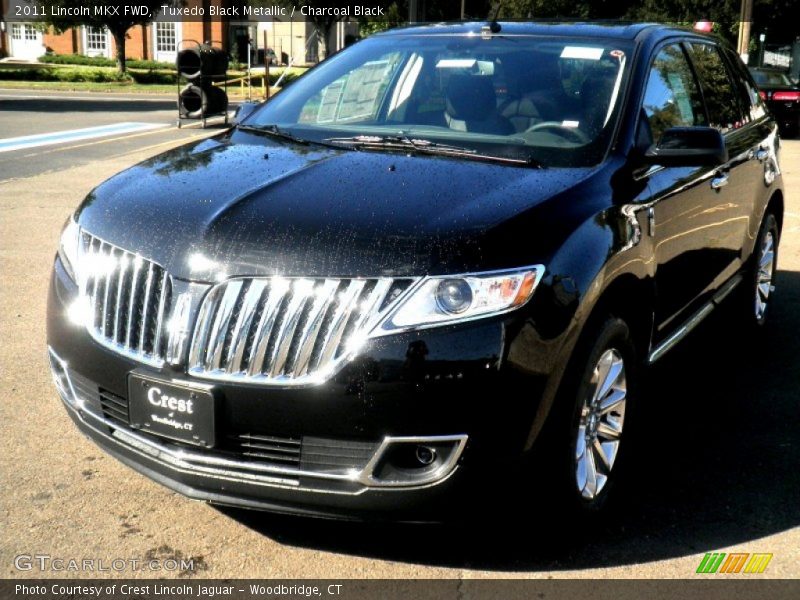 Tuxedo Black Metallic / Charcoal Black 2011 Lincoln MKX FWD