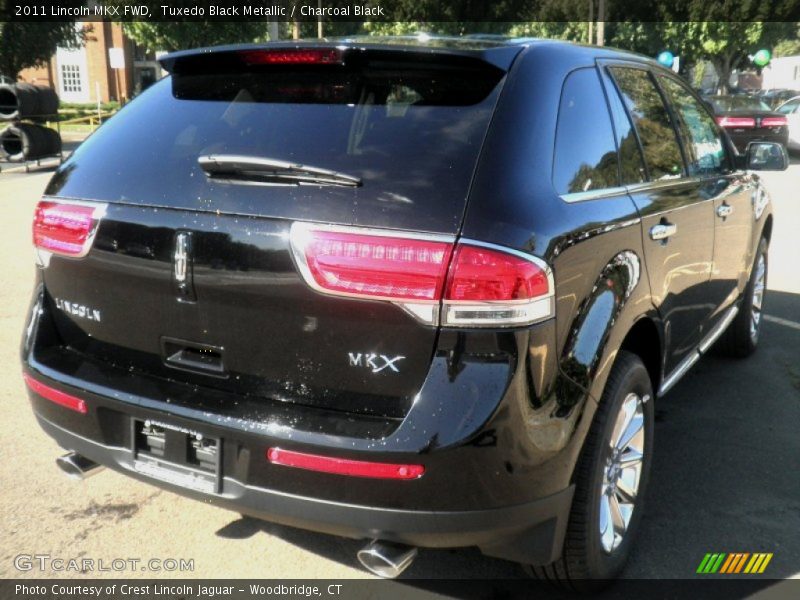 Tuxedo Black Metallic / Charcoal Black 2011 Lincoln MKX FWD