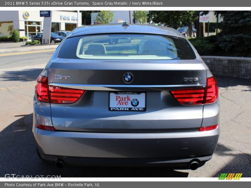 Space Gray Metallic / Ivory White/Black 2011 BMW 5 Series 535i xDrive Gran Turismo