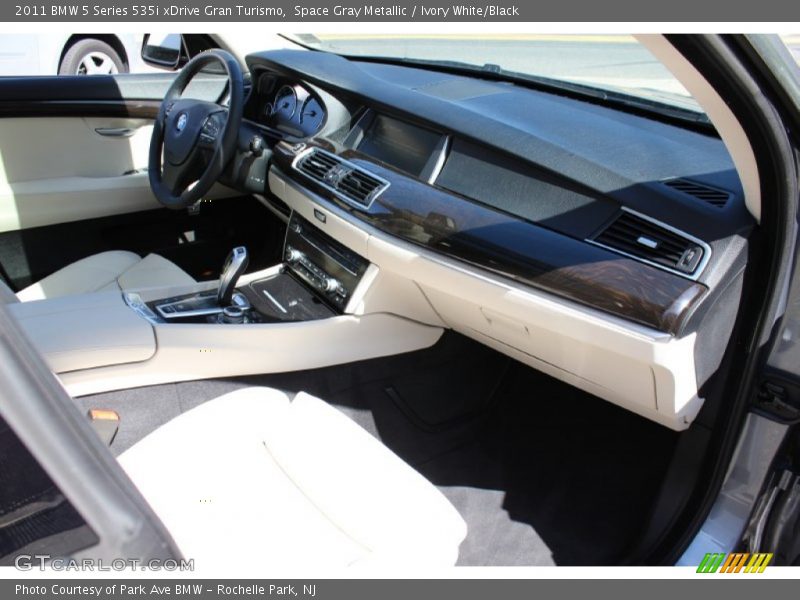 Space Gray Metallic / Ivory White/Black 2011 BMW 5 Series 535i xDrive Gran Turismo