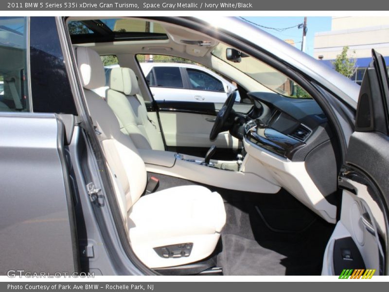 Space Gray Metallic / Ivory White/Black 2011 BMW 5 Series 535i xDrive Gran Turismo