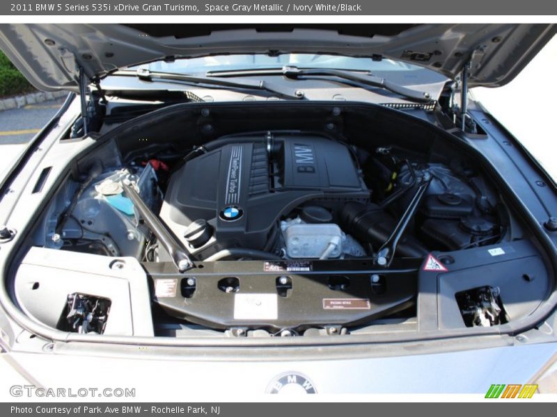 Space Gray Metallic / Ivory White/Black 2011 BMW 5 Series 535i xDrive Gran Turismo