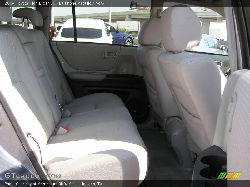 Bluestone Metallic / Ivory 2004 Toyota Highlander V6