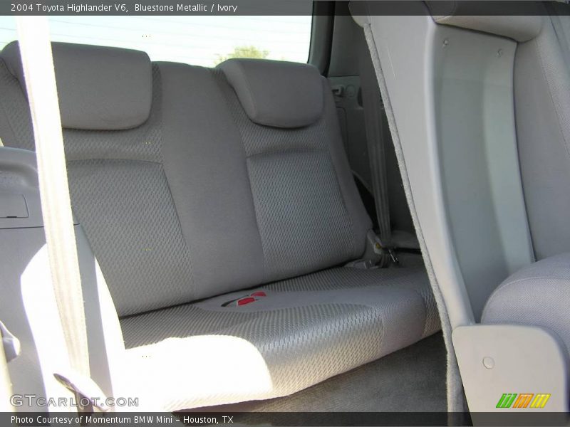 Bluestone Metallic / Ivory 2004 Toyota Highlander V6