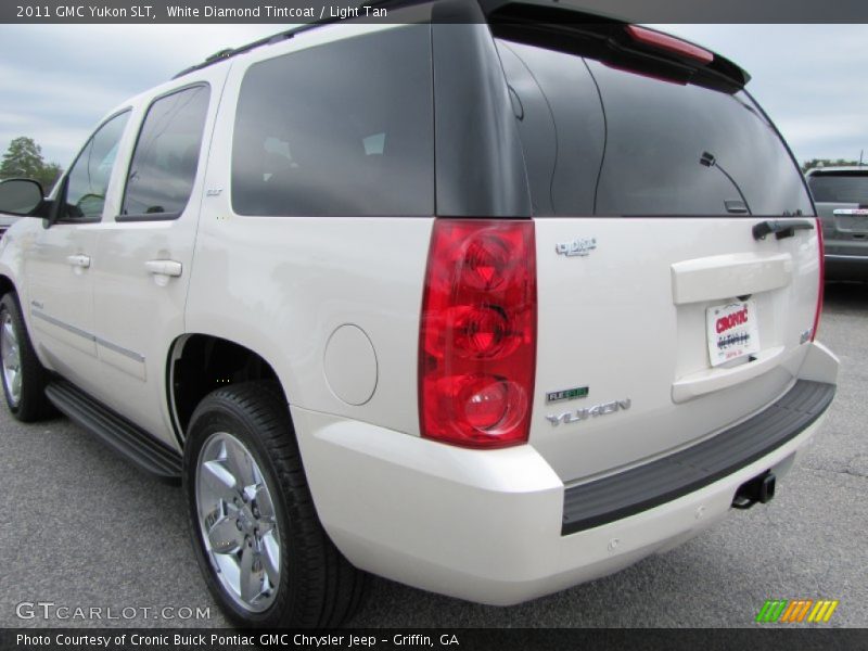 White Diamond Tintcoat / Light Tan 2011 GMC Yukon SLT