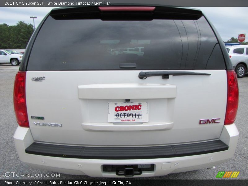 White Diamond Tintcoat / Light Tan 2011 GMC Yukon SLT