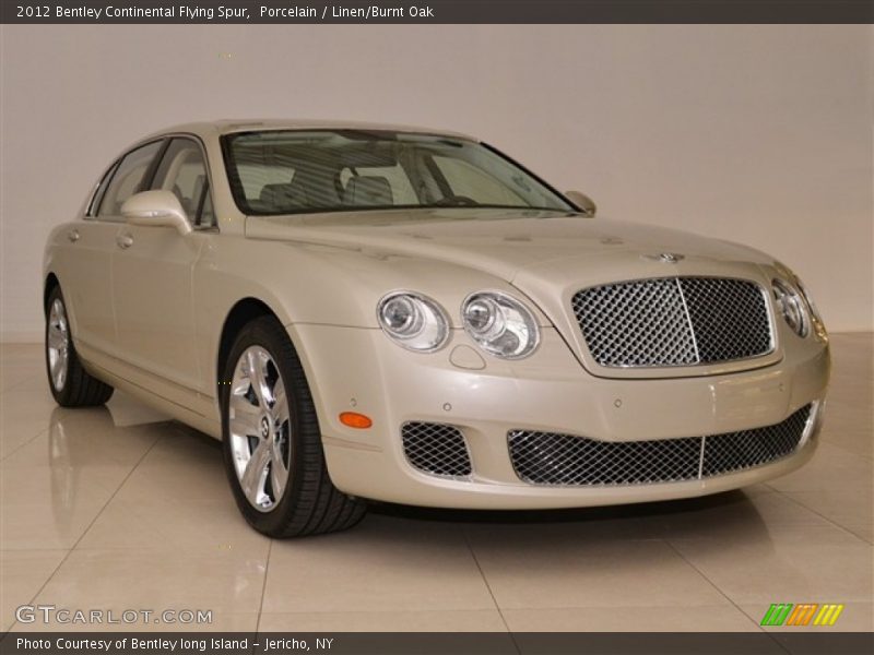 Front 3/4 View of 2012 Continental Flying Spur 