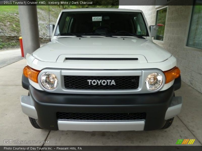 Iceberg White / Dark Charcoal 2011 Toyota FJ Cruiser 4WD