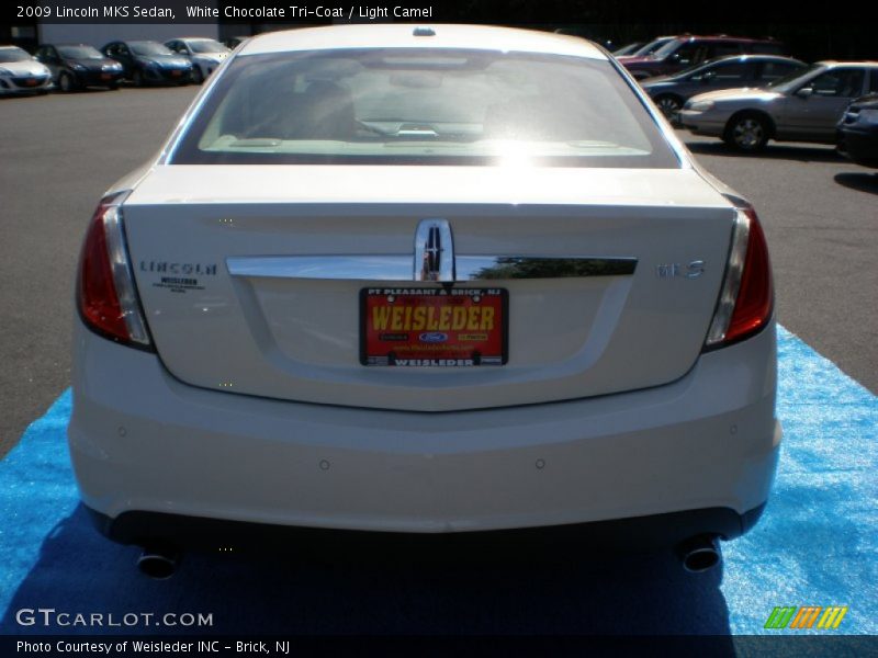 White Chocolate Tri-Coat / Light Camel 2009 Lincoln MKS Sedan