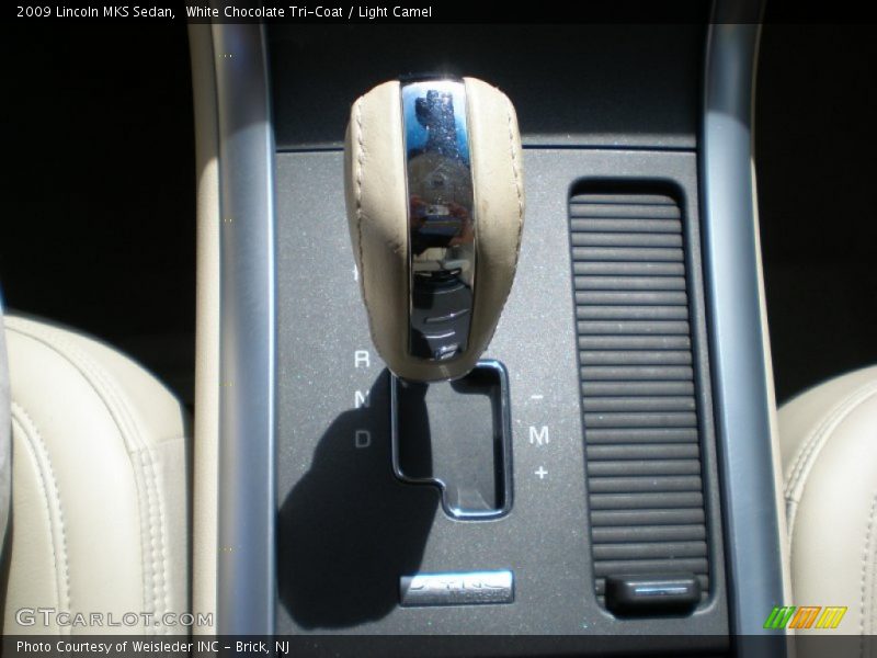 White Chocolate Tri-Coat / Light Camel 2009 Lincoln MKS Sedan