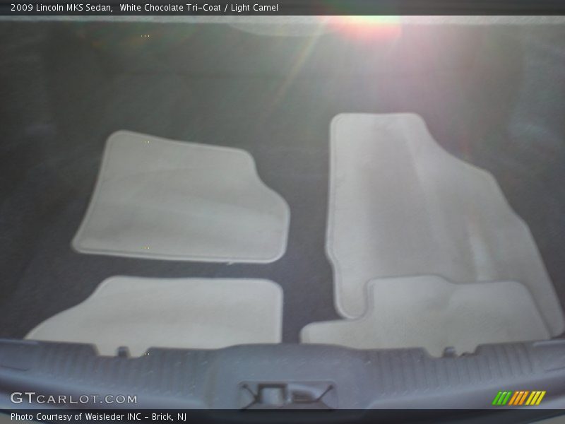 White Chocolate Tri-Coat / Light Camel 2009 Lincoln MKS Sedan