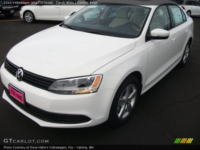 Candy White / Cornsilk Beige 2011 Volkswagen Jetta TDI Sedan