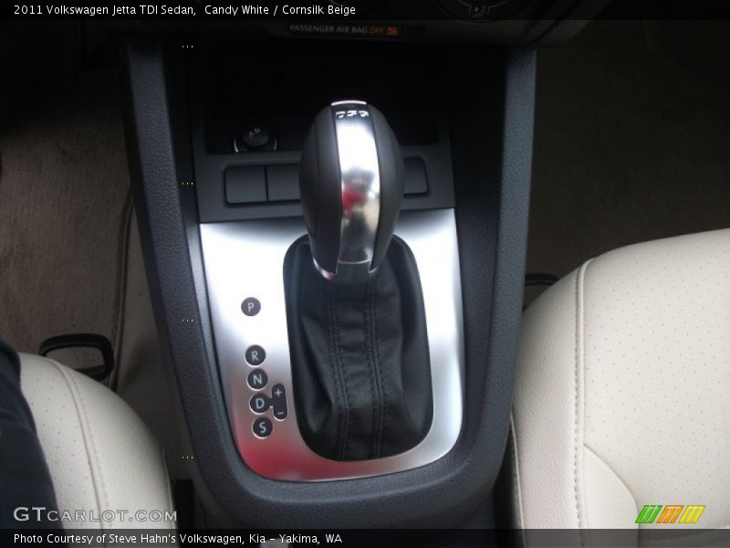 Candy White / Cornsilk Beige 2011 Volkswagen Jetta TDI Sedan