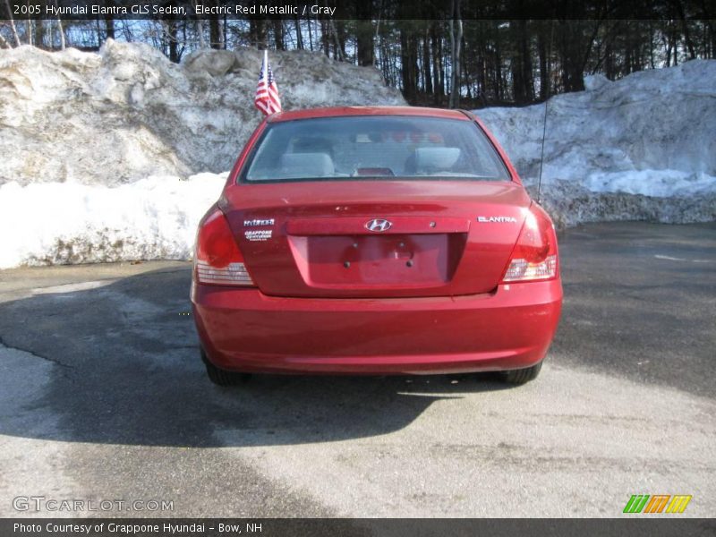 Electric Red Metallic / Gray 2005 Hyundai Elantra GLS Sedan