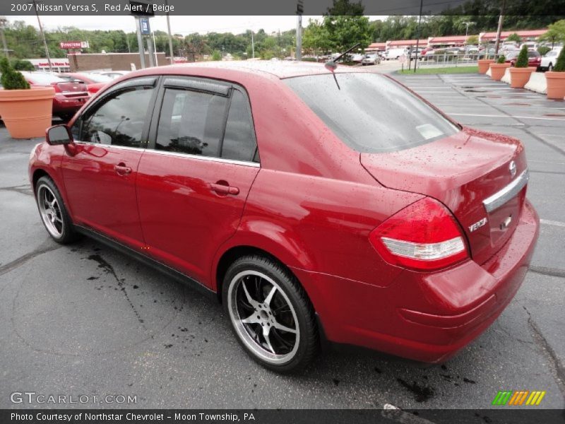 Red Alert / Beige 2007 Nissan Versa S