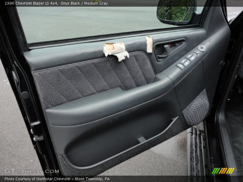Onyx Black / Medium Gray 1996 Chevrolet Blazer LS 4x4