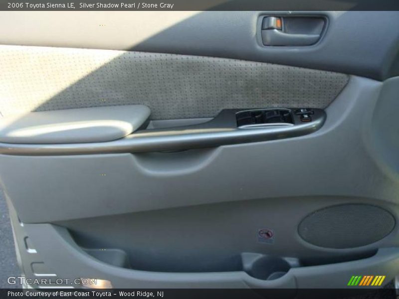 Silver Shadow Pearl / Stone Gray 2006 Toyota Sienna LE