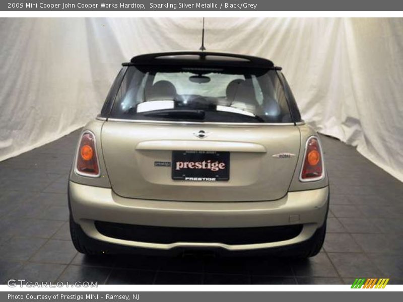 Sparkling Silver Metallic / Black/Grey 2009 Mini Cooper John Cooper Works Hardtop
