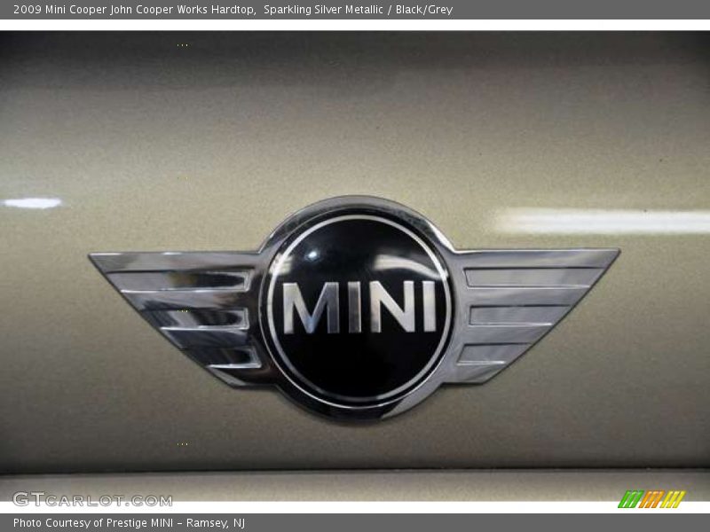 Sparkling Silver Metallic / Black/Grey 2009 Mini Cooper John Cooper Works Hardtop