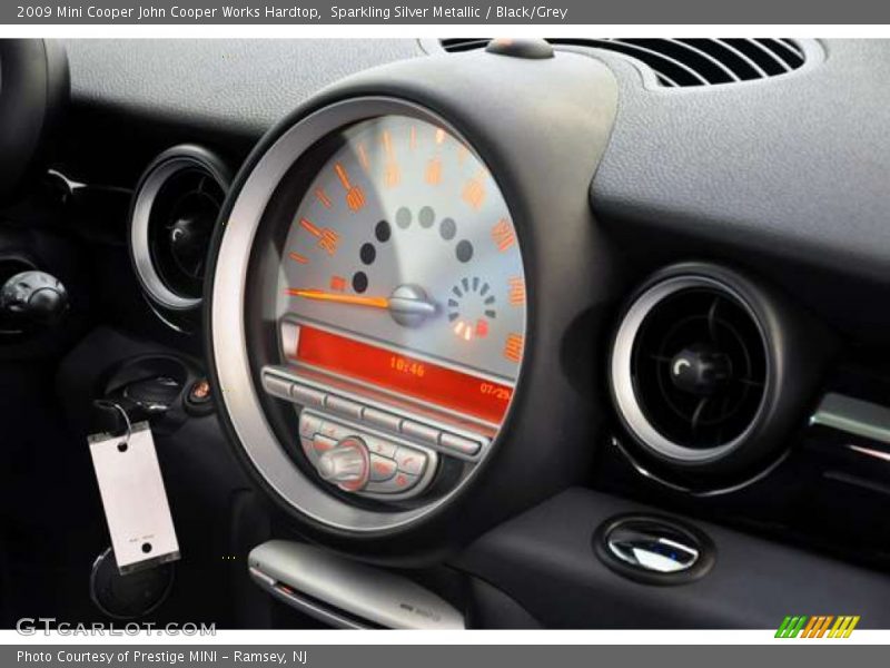 Sparkling Silver Metallic / Black/Grey 2009 Mini Cooper John Cooper Works Hardtop
