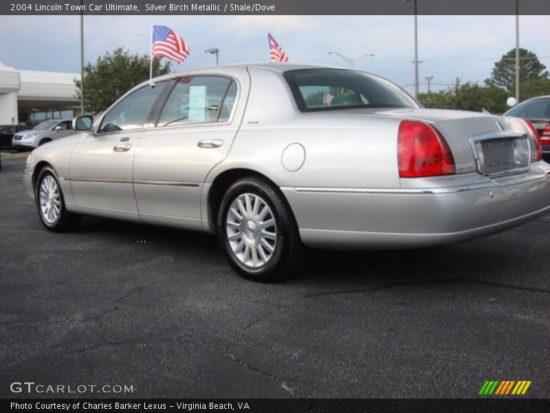Silver Birch Metallic / Shale/Dove 2004 Lincoln Town Car Ultimate