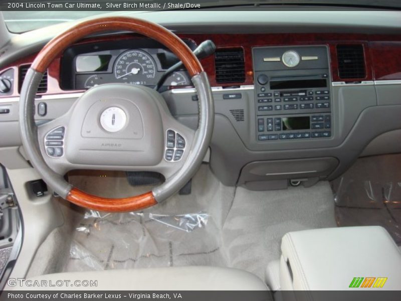 Silver Birch Metallic / Shale/Dove 2004 Lincoln Town Car Ultimate